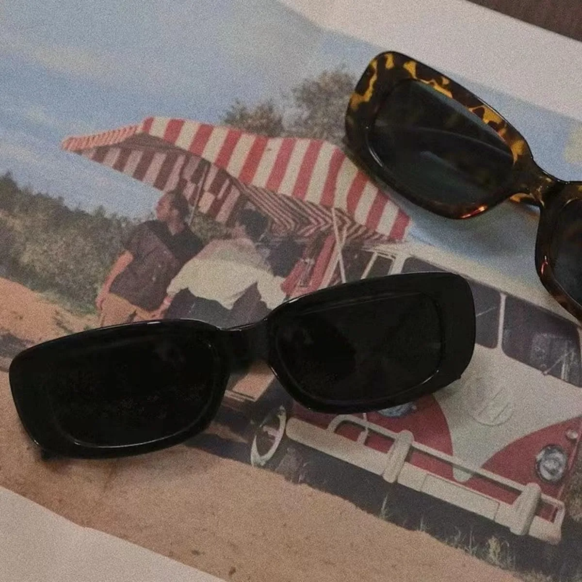 IKANOO Retro Rectangle Sunglasses for Women Men Small Square Frame Trendy Y2K 90’s Black Sunglasses