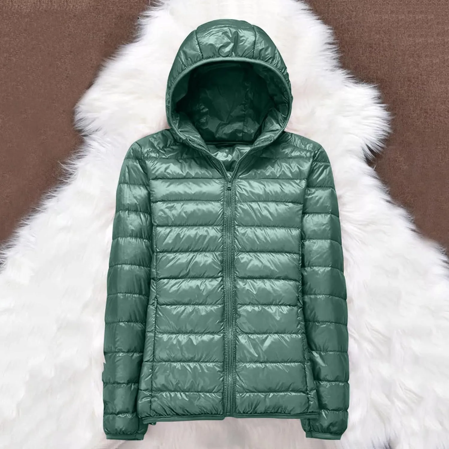 Womens Winter Cropped Jackets Packable Lightweight Solid Color Casual Puffer Jacket Warm Zip Up Hooded Quilted Down Jacket